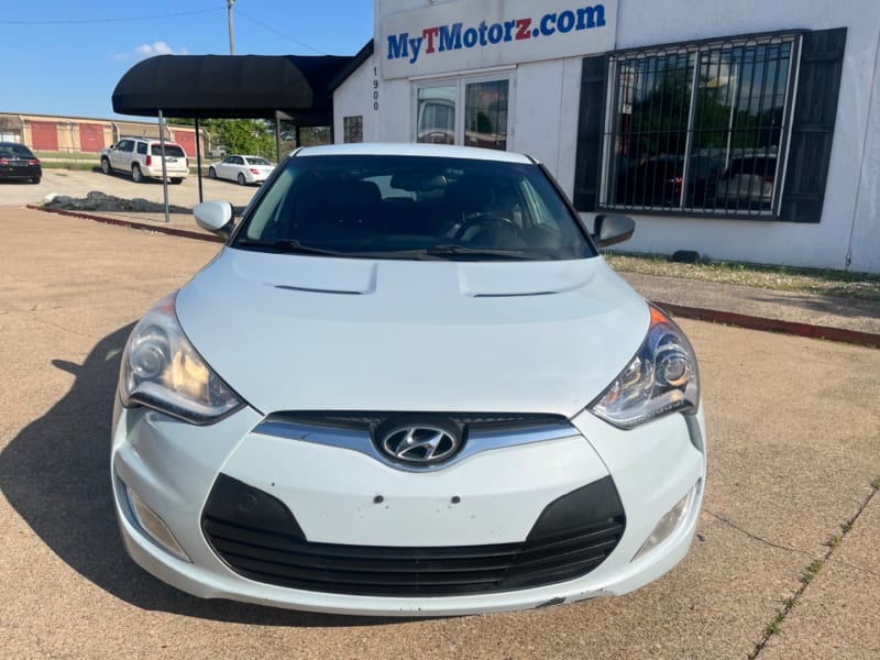 Hyundai Veloster 2015 price $9,795