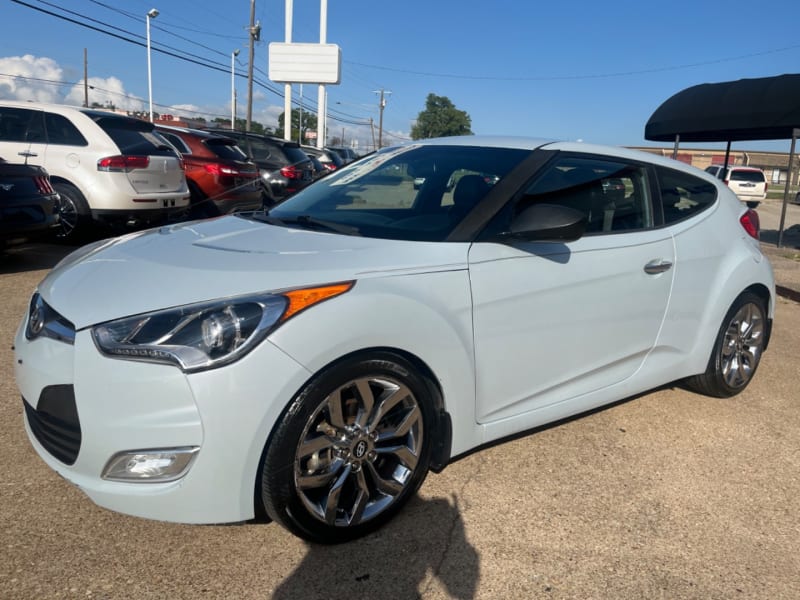 Hyundai Veloster 2015 price $9,795