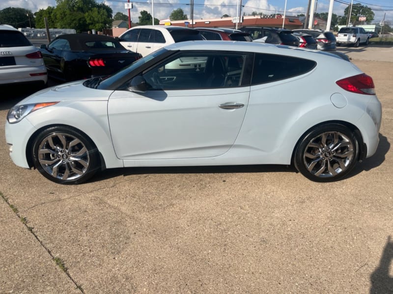 Hyundai Veloster 2015 price $9,795