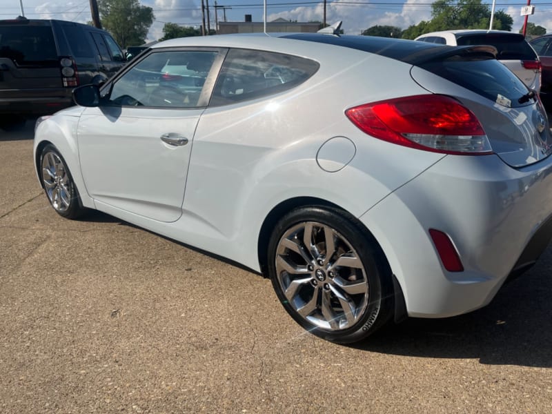 Hyundai Veloster 2015 price $9,795