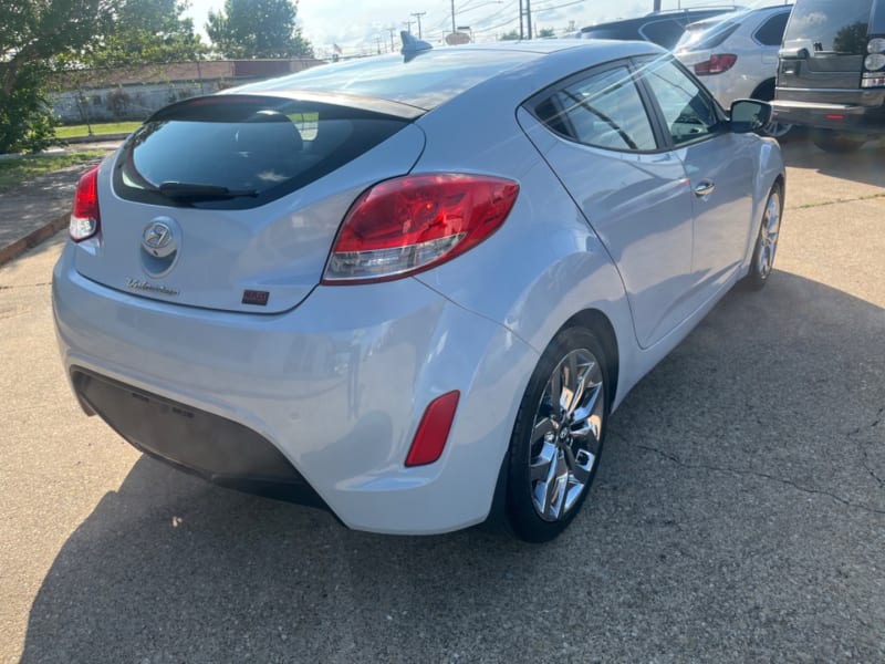 Hyundai Veloster 2015 price $9,795