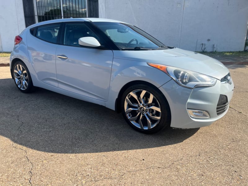 Hyundai Veloster 2015 price $9,795