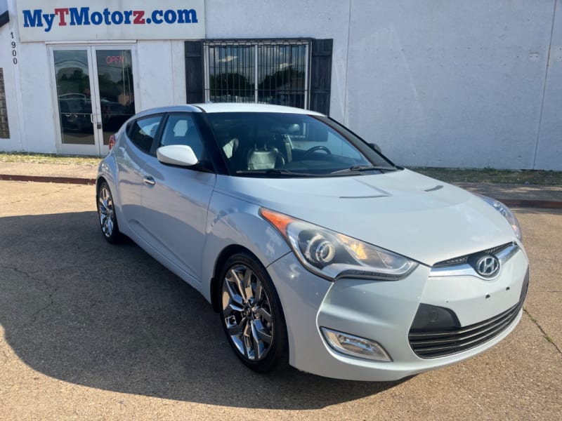 Hyundai Veloster 2015 price $9,795