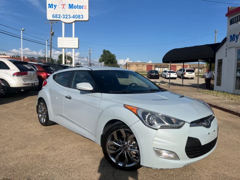 Hyundai Veloster 2015 price $9,795