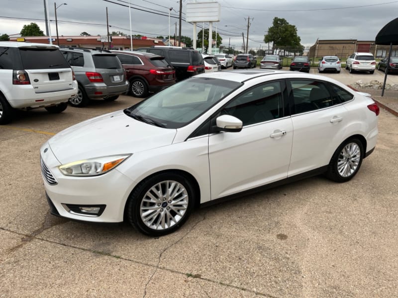 Ford Focus 2015 price $7,295