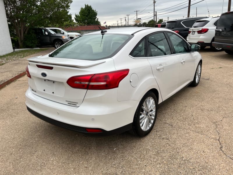 Ford Focus 2015 price $7,295