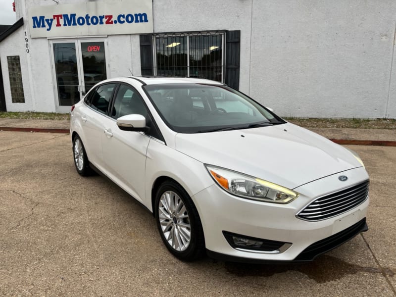 Ford Focus 2015 price $7,295