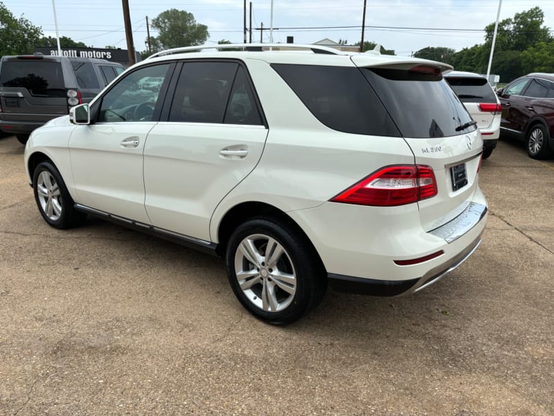 Mercedes-Benz M-Class 2013 price $13,795