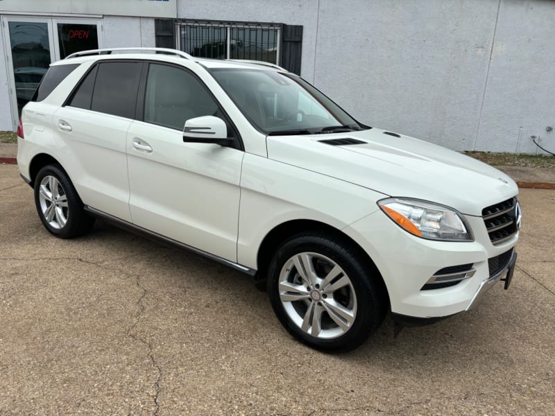 Mercedes-Benz M-Class 2013 price $13,795