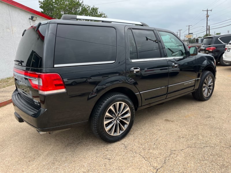 Lincoln Navigator 2015 price $14,995