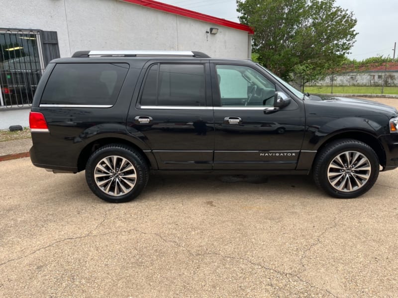 Lincoln Navigator 2015 price $14,995