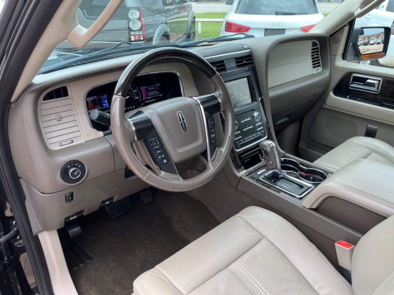 Lincoln Navigator 2015 price $14,995