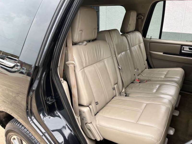 Lincoln Navigator 2015 price $14,995