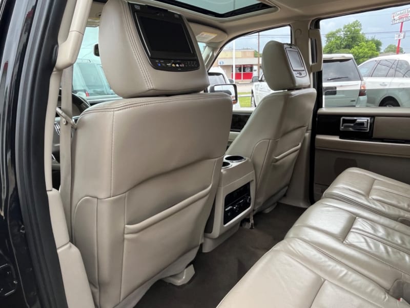 Lincoln Navigator 2015 price $14,995