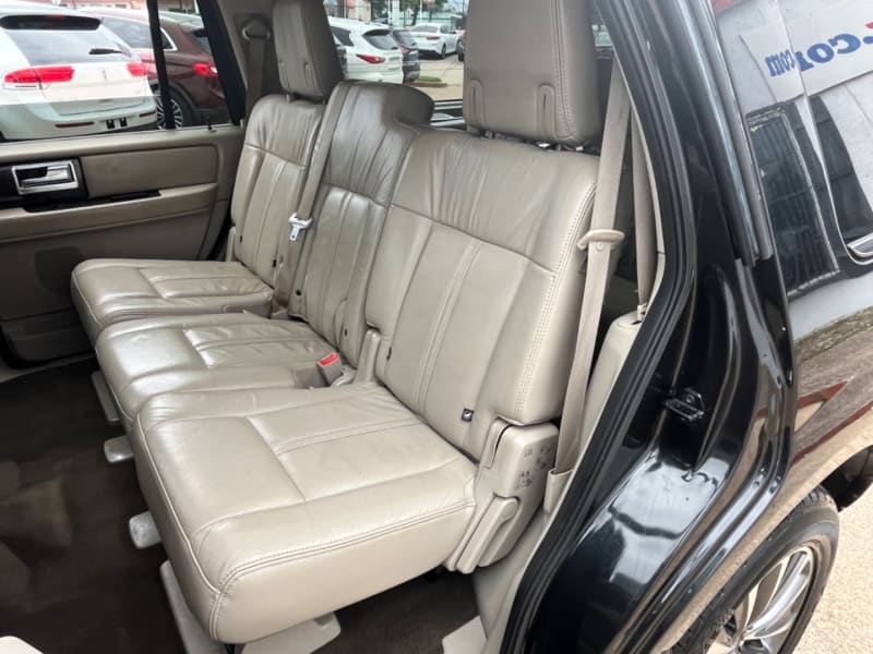 Lincoln Navigator 2015 price $14,995