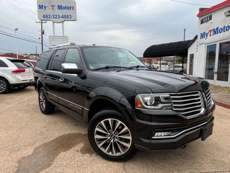 Lincoln Navigator 2015 price $14,995