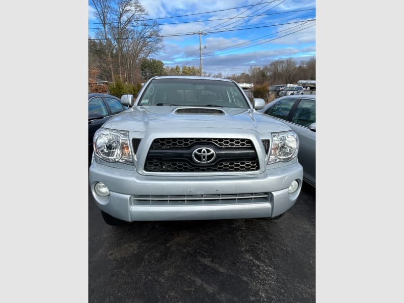 Toyota Tacoma 2011 price $11,900