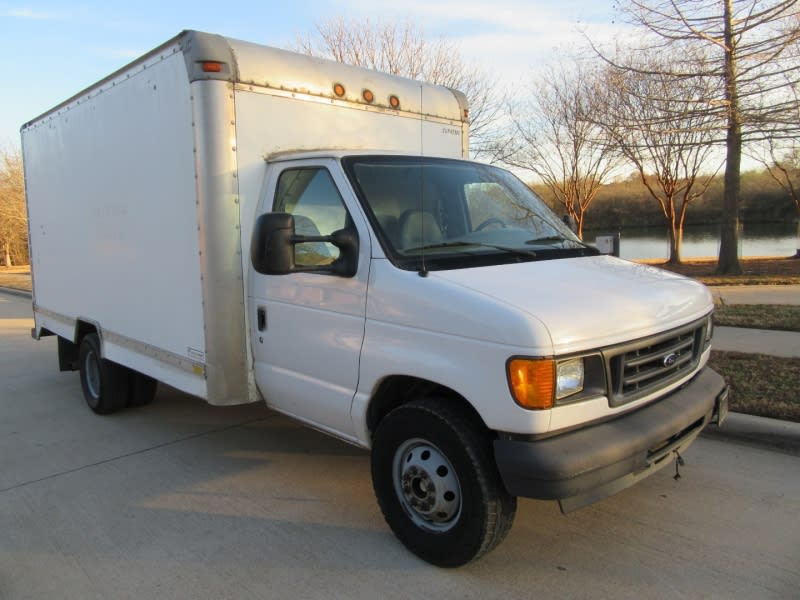 Ford Econoline Commercial Cutaway 2003 price $10,950