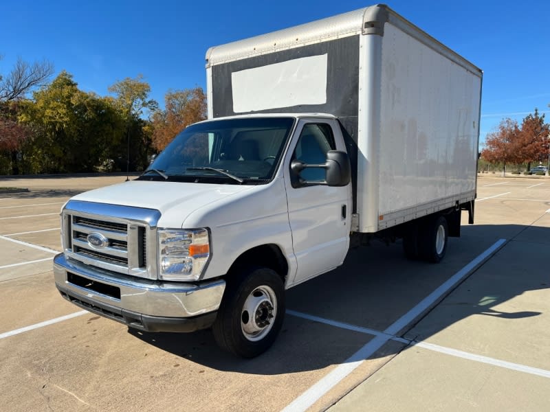 Ford 14' BOX TRUCK W/LIFTGATE 2015 price $21,950