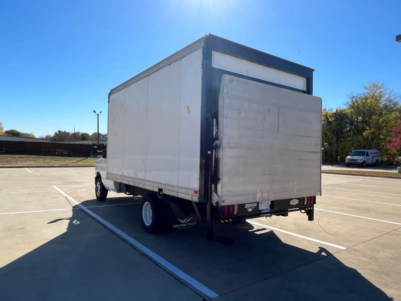 Ford 14' BOX TRUCK W/LIFTGATE 2015 price $21,950