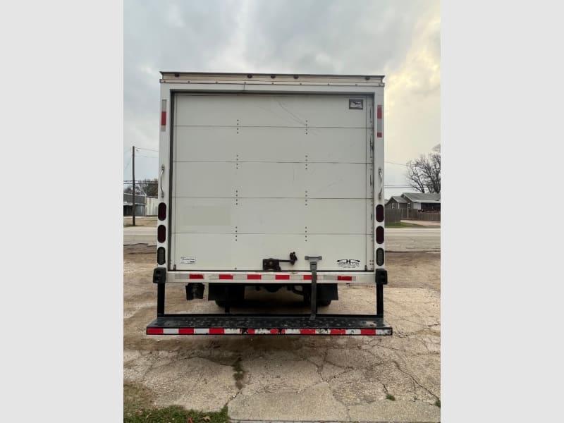 Freightliner Sprinter 16' Box Van 2015 price $11,650