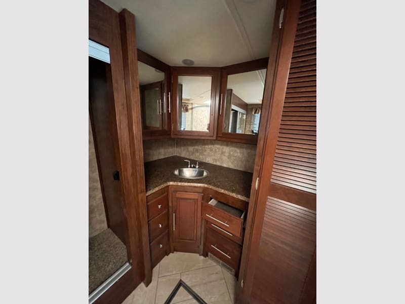 Forest River Sports Coach 404RB 2016 price $76,850