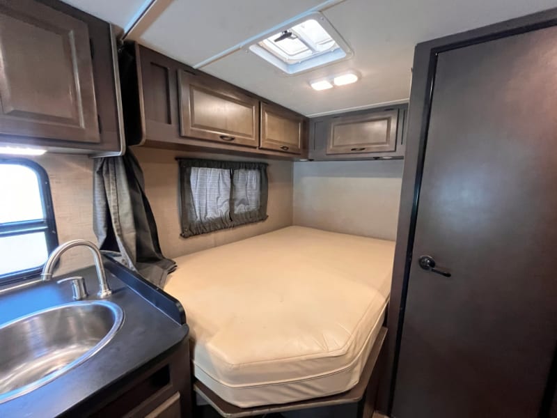 Four Winds Majestic 2017 price $19,650