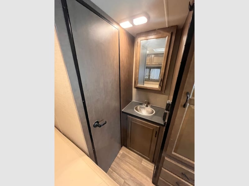 Four Winds Majestic 2017 price $19,650