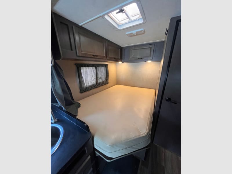 Four Winds Majestic 2017 price $19,650