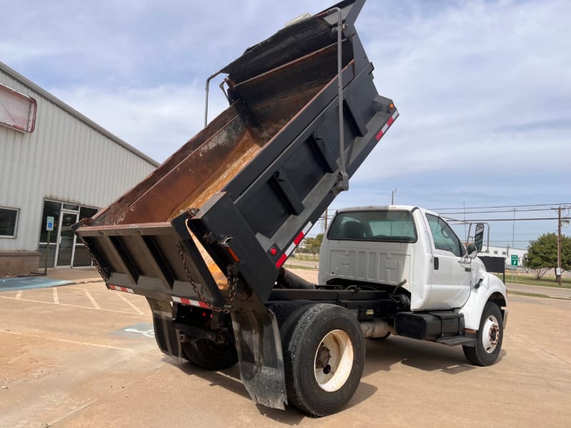 Ford F-750 DUMP TRUCK 2004 price $39,850