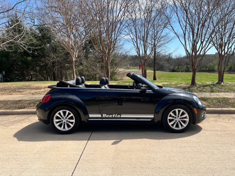 Volkswagen Beetle Convertible Turbo 2013 price $12,950