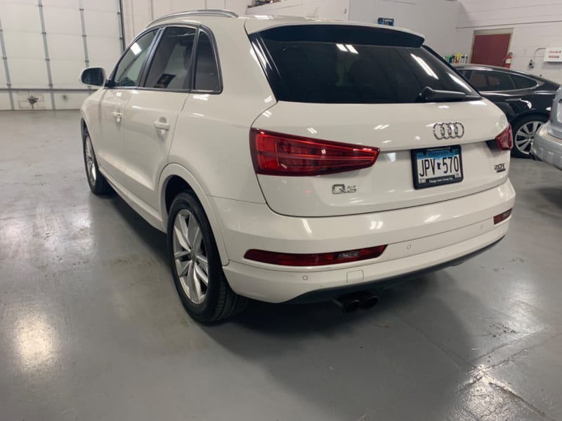 Audi Q3 2017 price $15,398