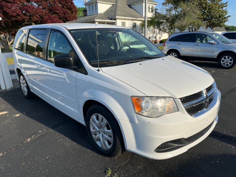 Dodge Grand Caravan 2015 price $15,995