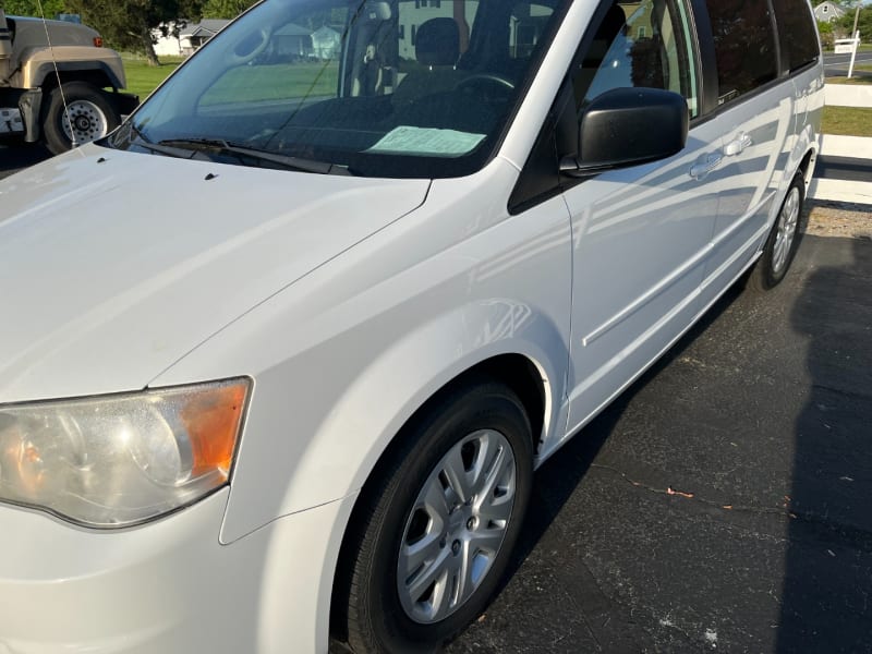 Dodge Grand Caravan 2015 price $15,995