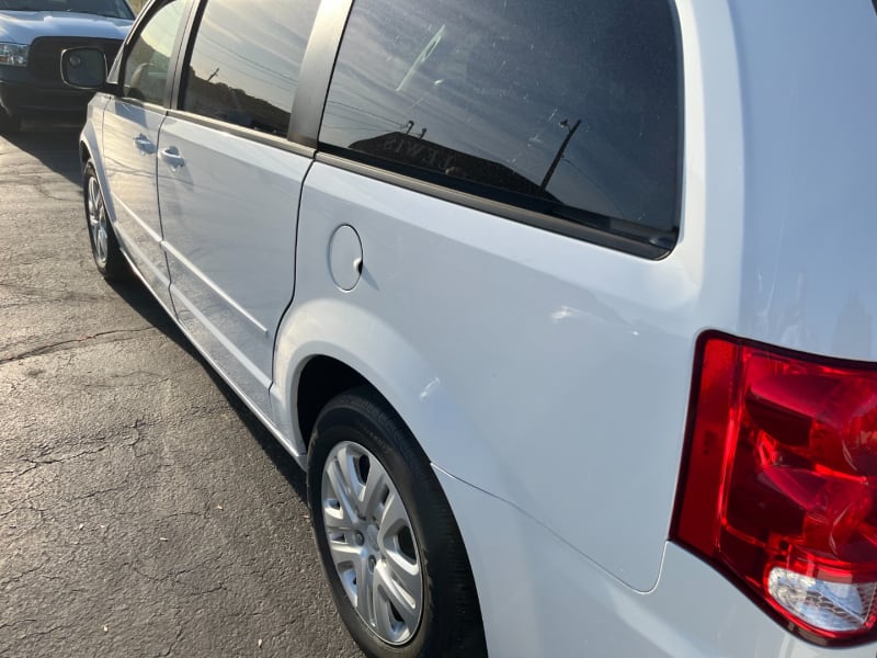 Dodge Grand Caravan 2015 price $15,995