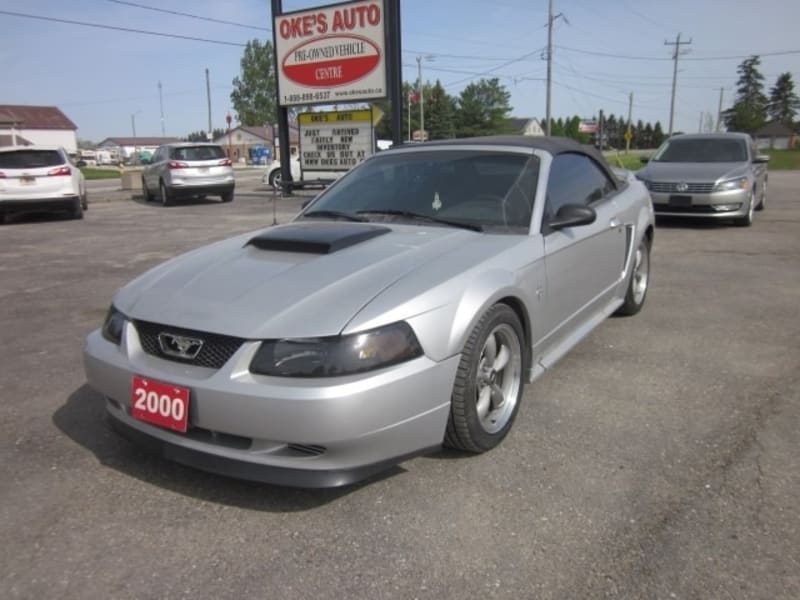 Ford Mustang 2000 price $8,173