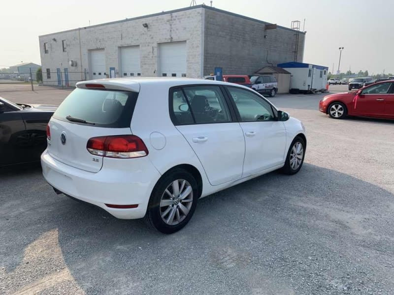 Volkswagen Golf 2012 price $8,577