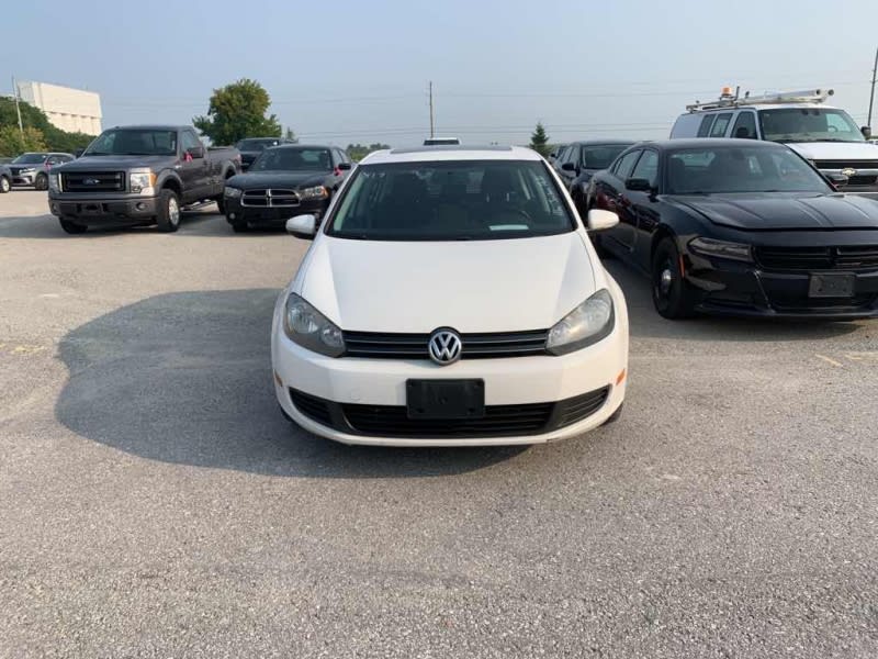 Volkswagen Golf 2012 price $8,577