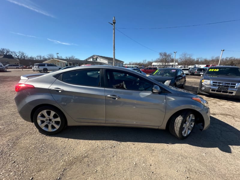 Hyundai Elantra 2011 price $6,397