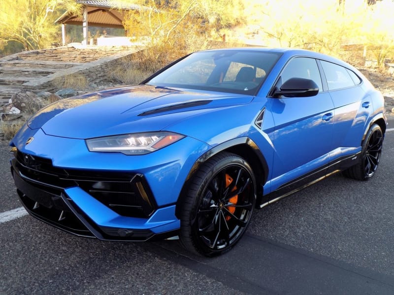 Lamborghini Urus 2023 price $305,888