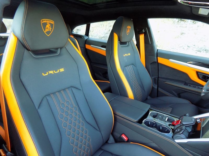 Lamborghini Urus 2023 price $305,888