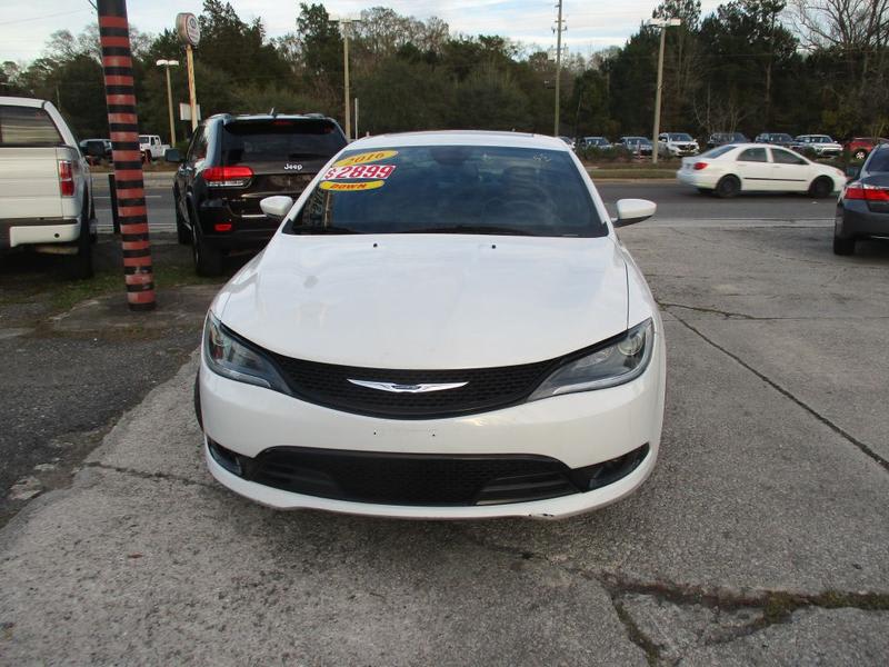 CHRYSLER 200 2016 price $12,995