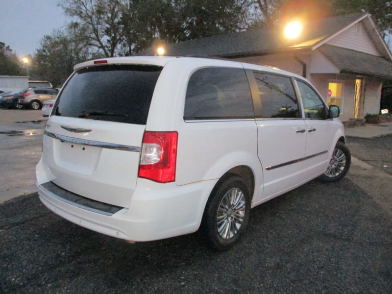 CHRYSLER TOWN & COUNTRY 2015 price $10,995