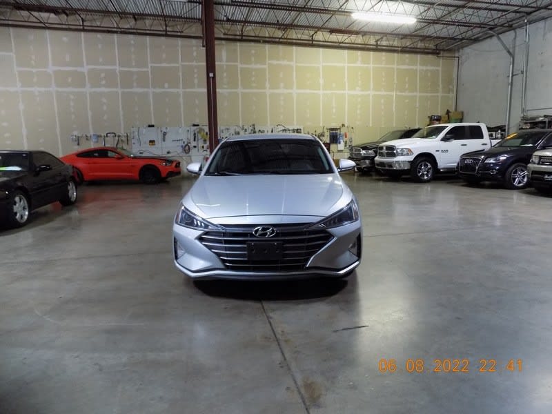 Hyundai Elantra 2019 price $11,995