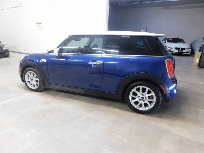 Mini Cooper Hardtop 2015 price $10,995