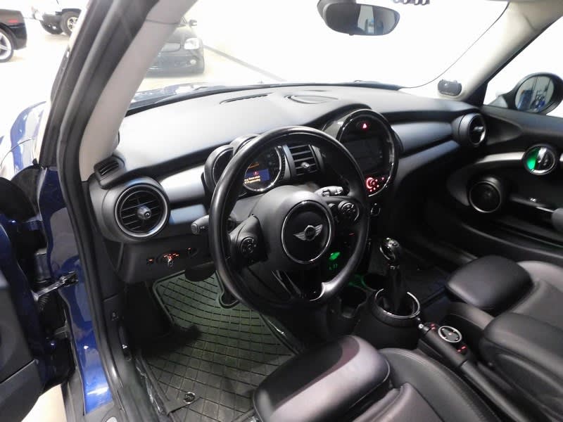 Mini Cooper Hardtop 2015 price $10,995