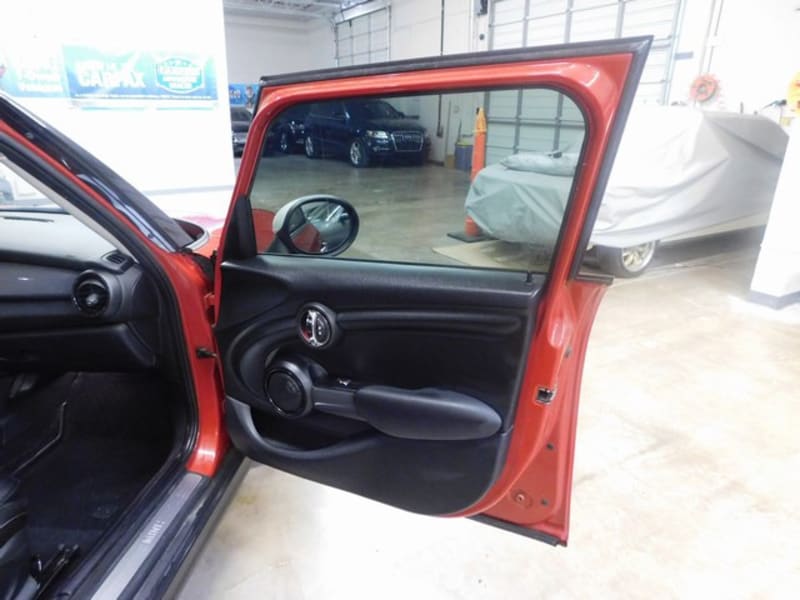 Mini Cooper Hardtop 4 Door 2015 price $10,995