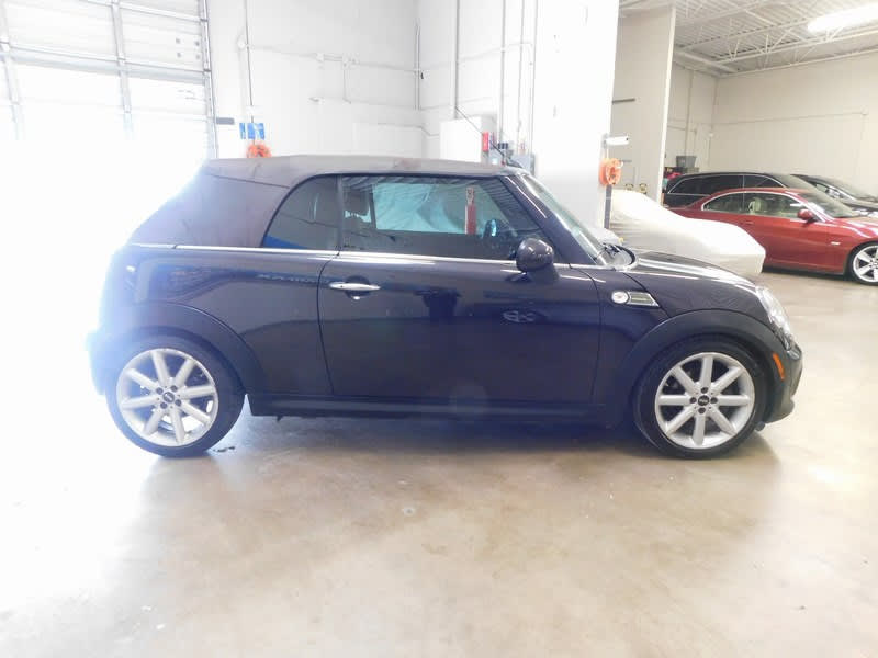 Mini Cooper Convertible 2013 price $7,495