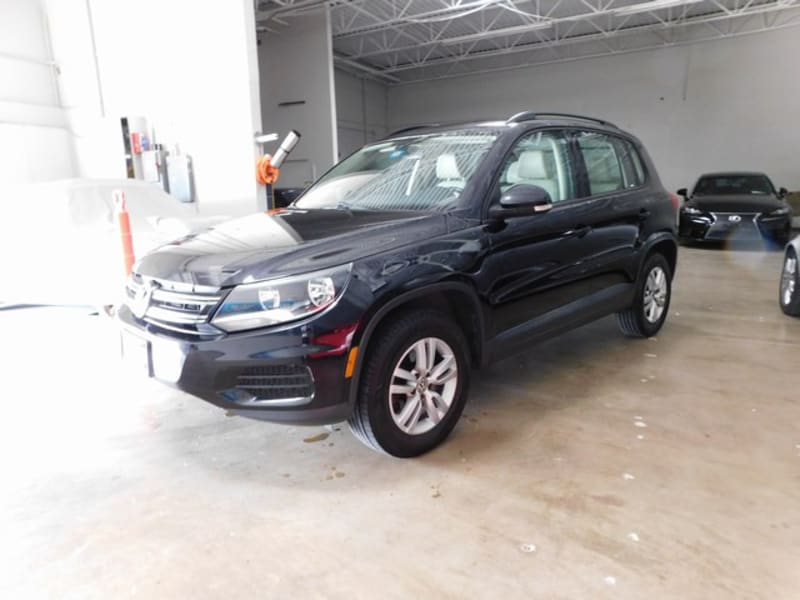 Volkswagen Tiguan 2017 price $11,495