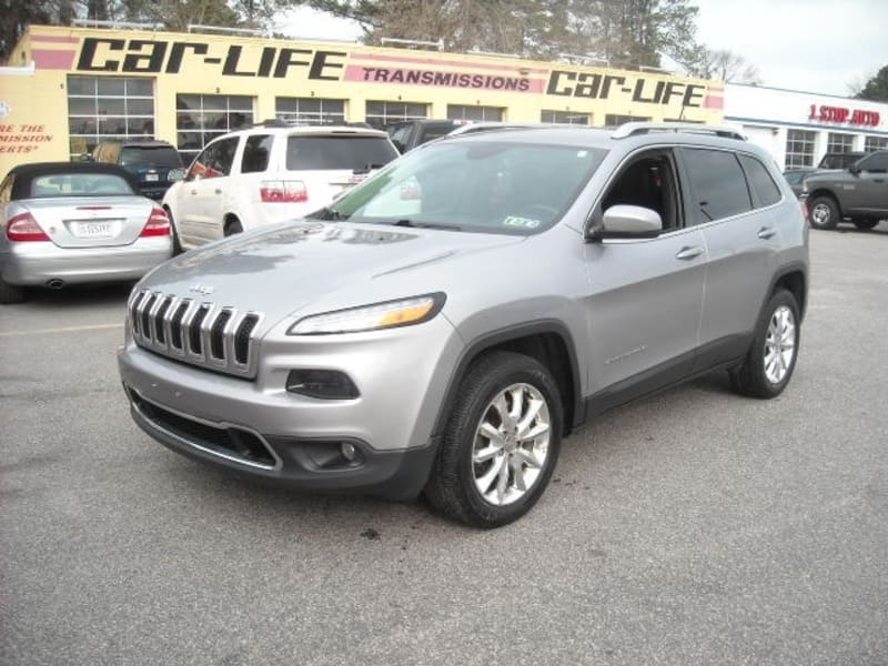 Jeep Cherokee 2015 price $9,900